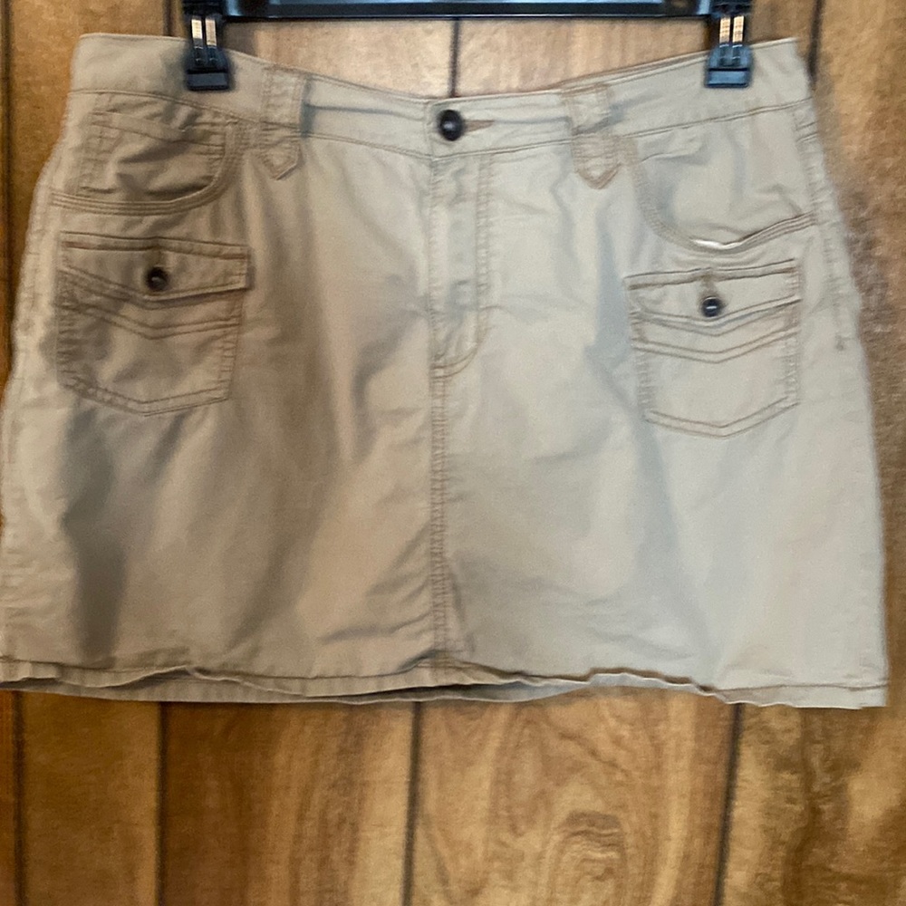 Midrise skirt